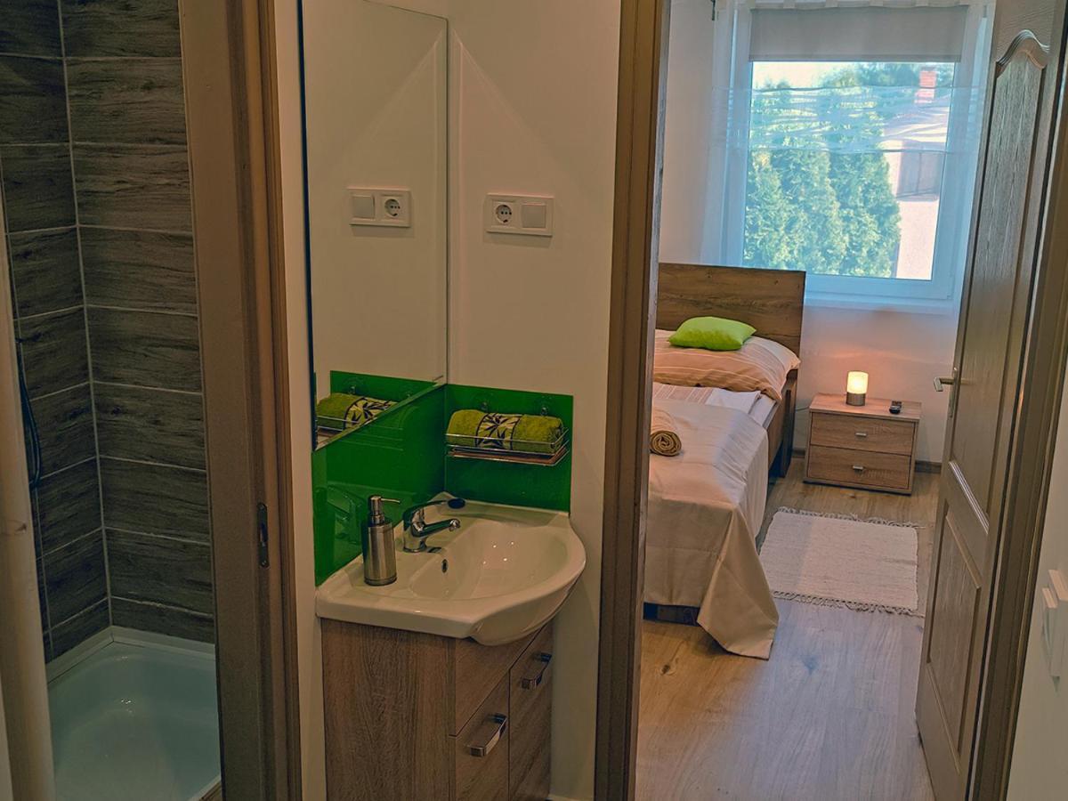 White Stone Apartman Hajduszoboszlo Bagian luar foto