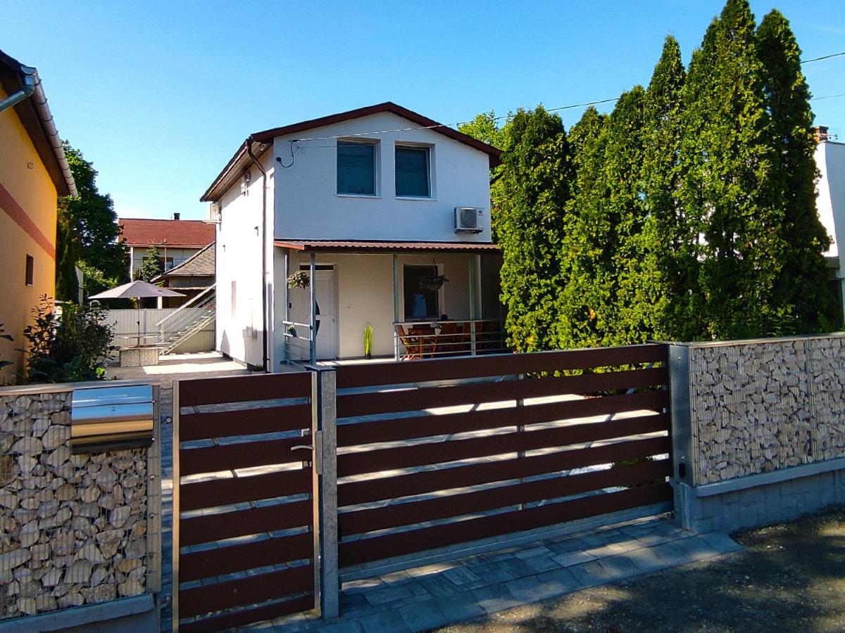 White Stone Apartman Hajduszoboszlo Bagian luar foto