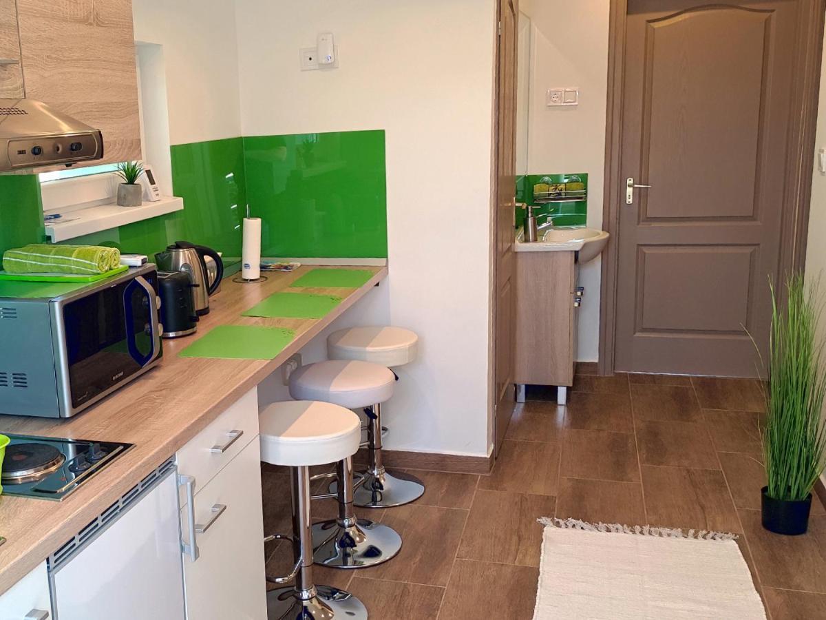 White Stone Apartman Hajduszoboszlo Bagian luar foto