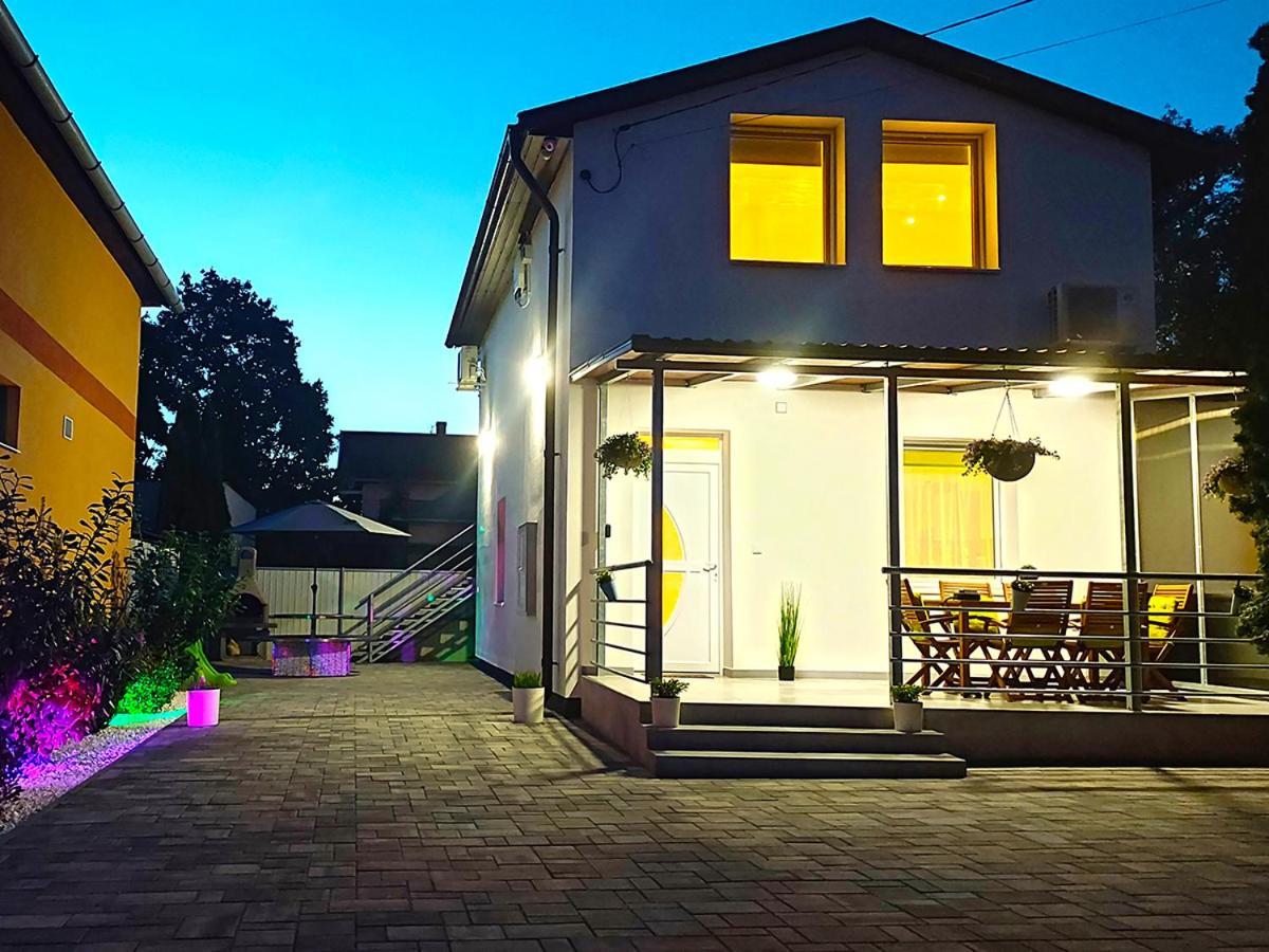 White Stone Apartman Hajduszoboszlo Bagian luar foto