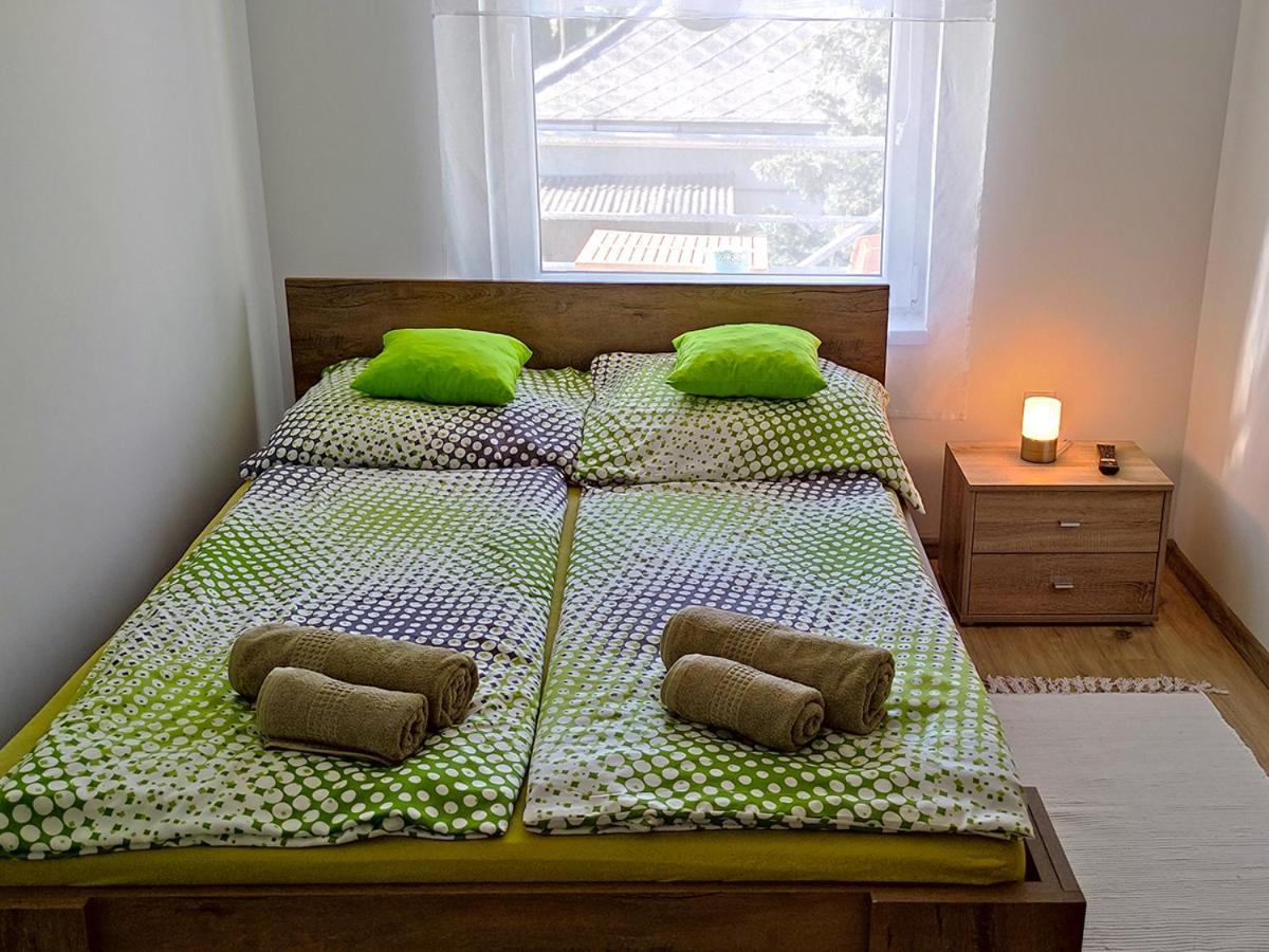 White Stone Apartman Hajduszoboszlo Bagian luar foto