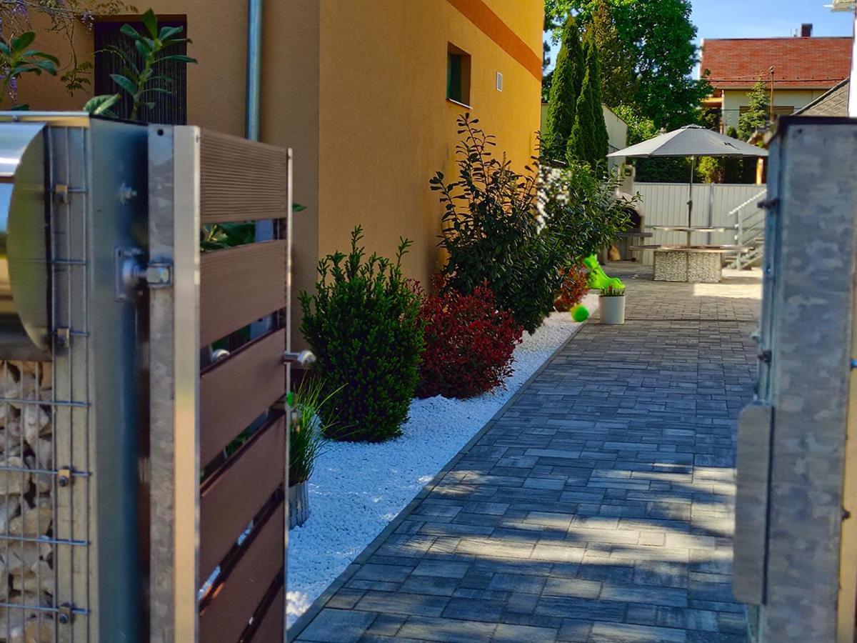 White Stone Apartman Hajduszoboszlo Bagian luar foto