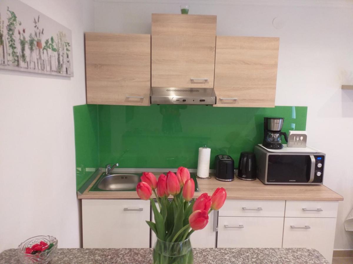 White Stone Apartman Hajduszoboszlo Bagian luar foto
