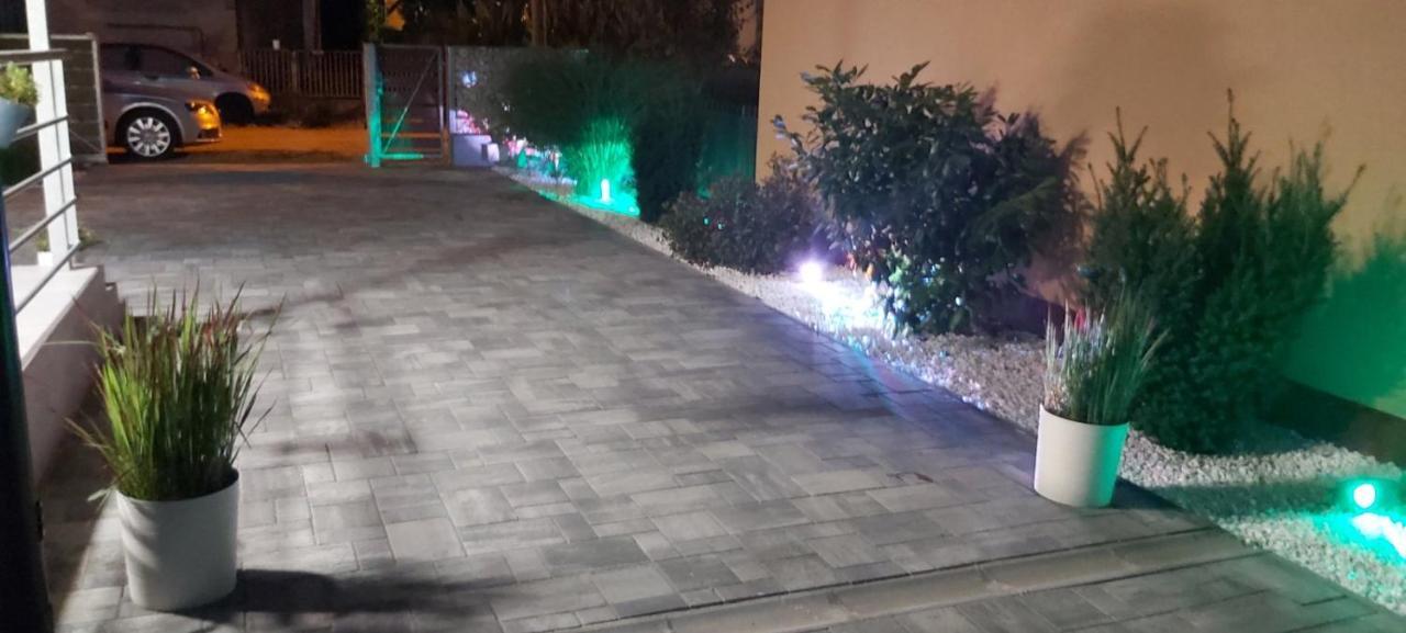 White Stone Apartman Hajduszoboszlo Bagian luar foto