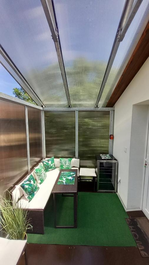 White Stone Apartman Hajduszoboszlo Bagian luar foto