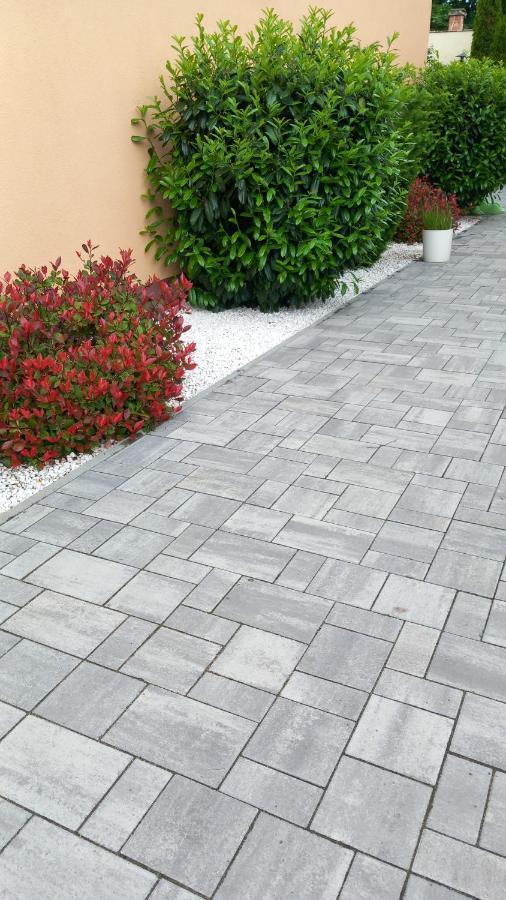 White Stone Apartman Hajduszoboszlo Bagian luar foto